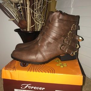 NEW in box Forever Ankle Brown Booties